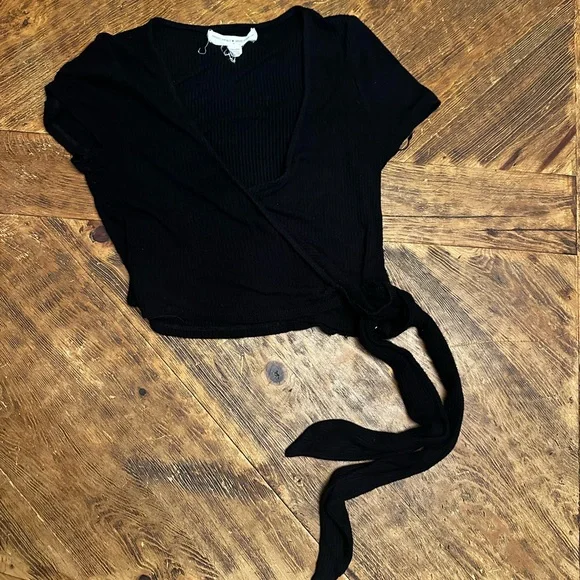Project Social T Black Crop Wrap Blouse - Picture 1 of 2